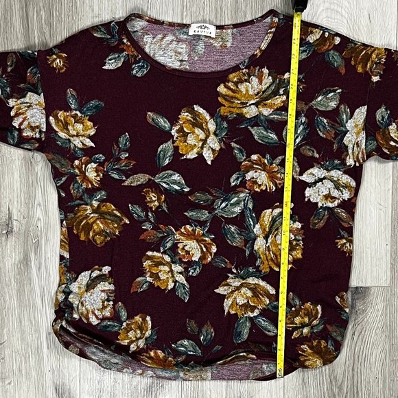 Revive Flowers Vintage Red Women's XL Long Sleeve Shirt - Picture 7 of 8